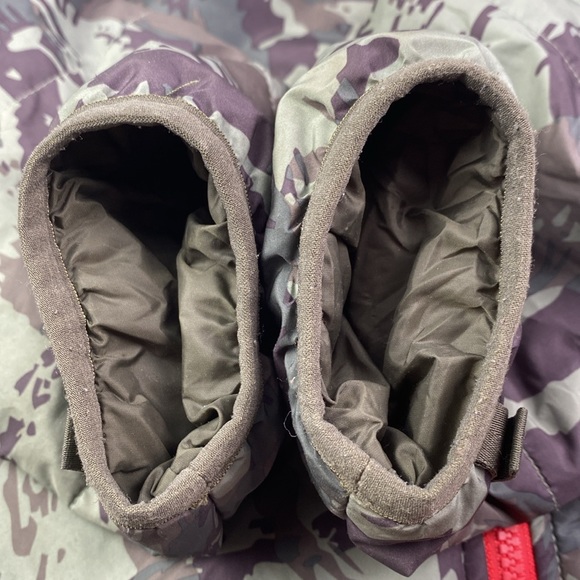 the North Face camo print medium weight zip up jacket L - Picture 11 of 15